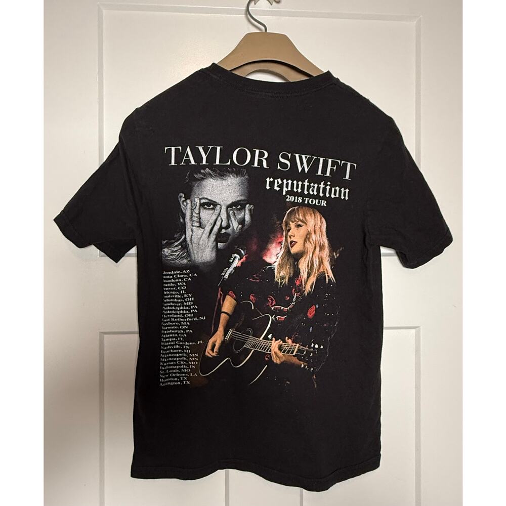 Taylor Swift Reputation Tour 2018 Rare Stadium T Shirt Size SMALL - Picture 2 of 10